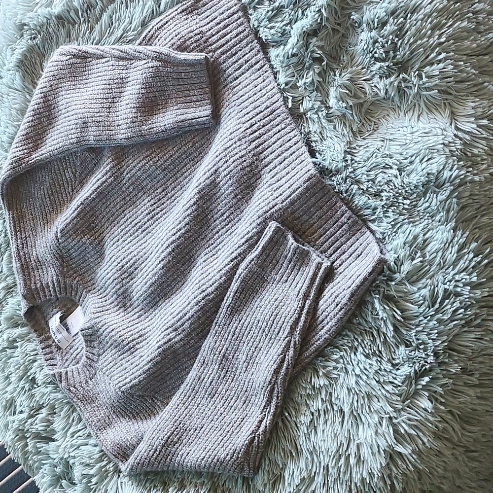 NWT! Pullover Sweater